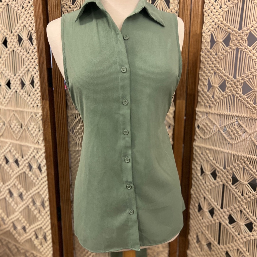 Sleeveless Green Button-Up Women's Top with Tie Back / Belted Feature